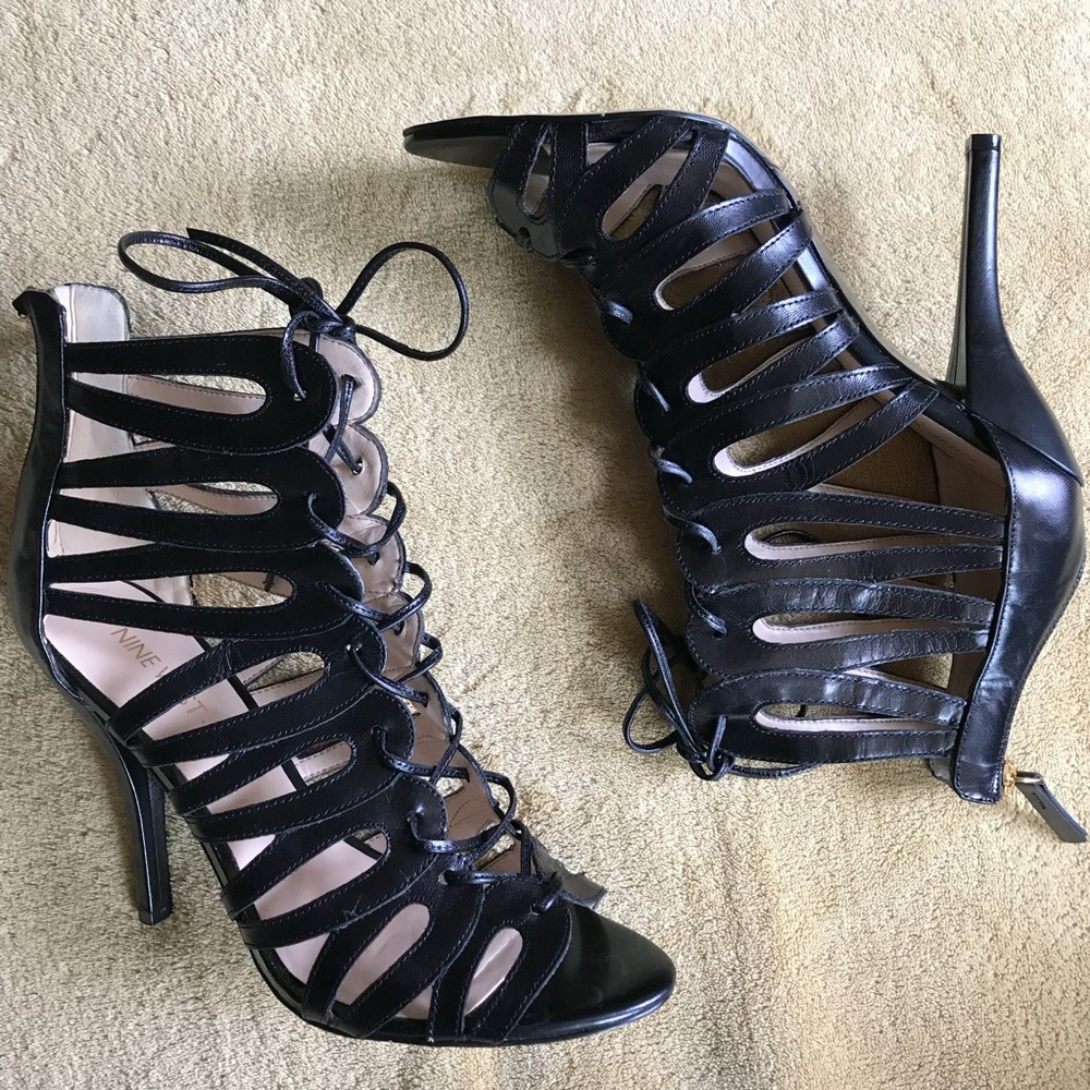 ❌SOLD❌ Nine West Black Leather Lace Up Booties - Picture 5 of 8